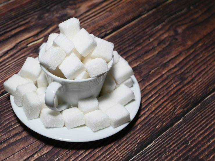 Eliminare alimento per pelle giovane togliendo lo zucchero