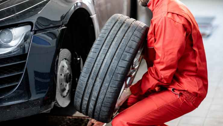 Cambio gomme, la data entro cui effettuarlo per evitare sanzioni