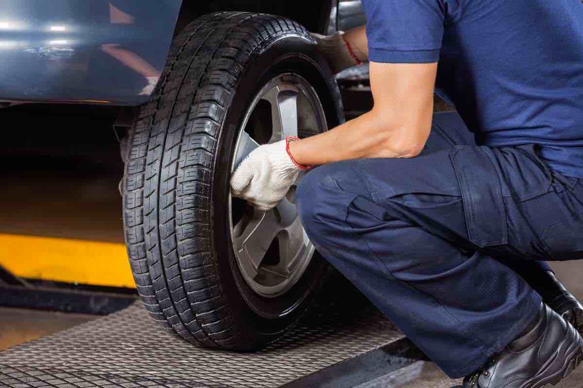 quando bisogna fare il cambio gomme per evitare sanzioni