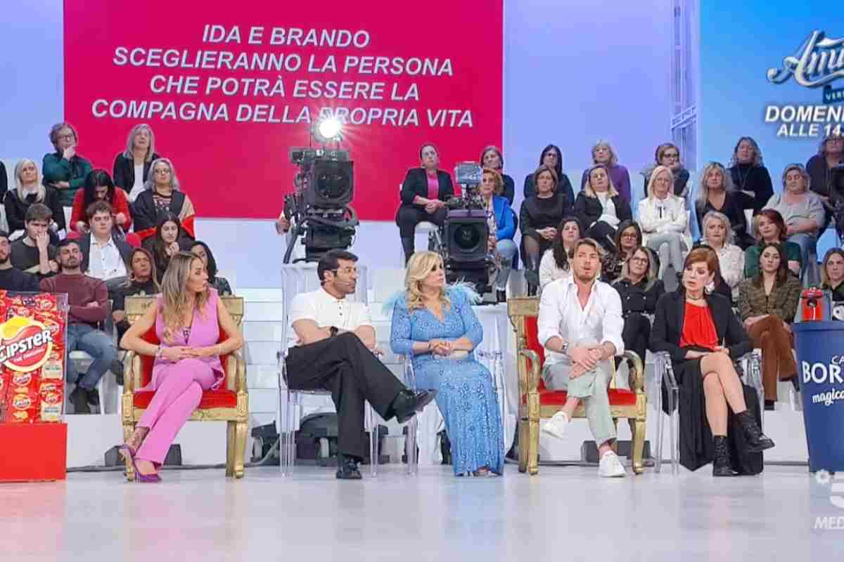 uomini e donne coppia in crisi